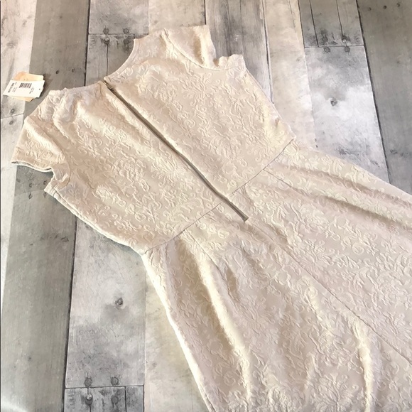 Dress - Picture 4 of 6